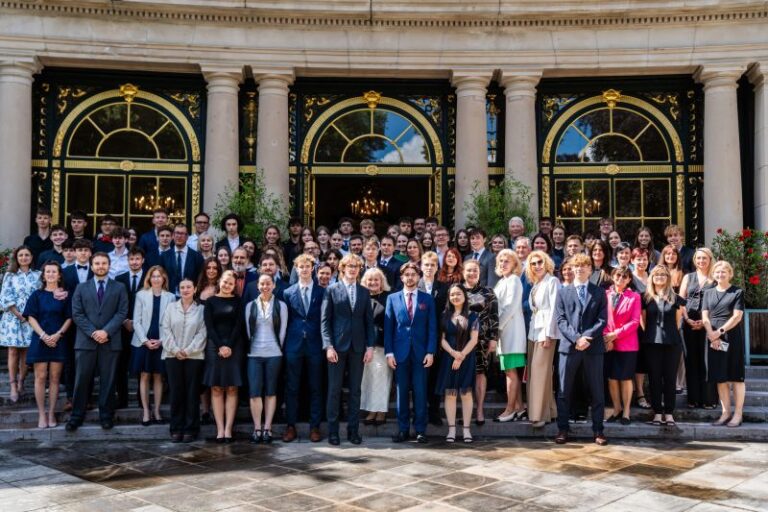 V rezidenci velvyslance USA se předávaly ceny nejlepším studentům a učitelům: JA Award Ceremony 2026